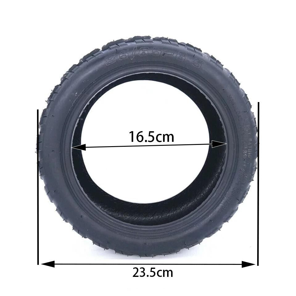 Cotes du pneu 85/65-6.5 relevées sur une vue de face