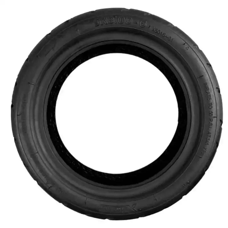 Profil renforcé du pneu 9×3‑6 pour meilleure adhérence