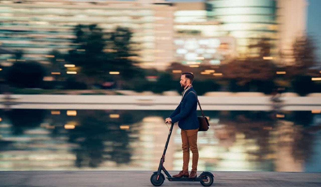 Pneu tubeless pour trottinette électrique en milieu urbain